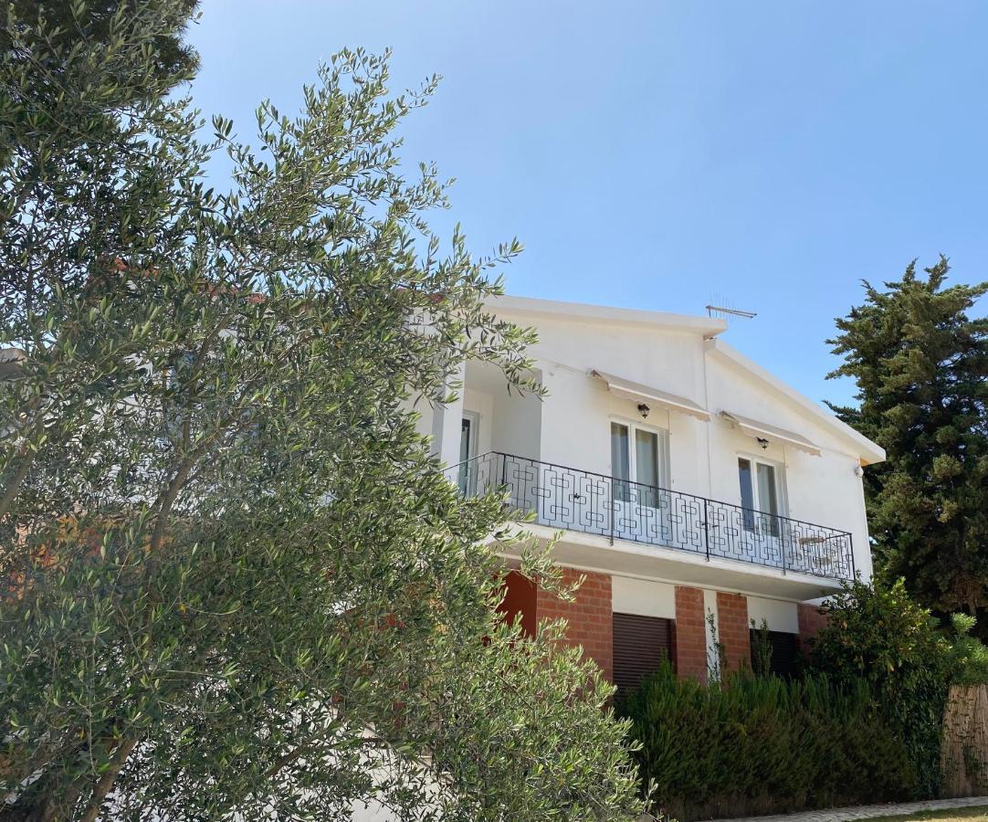 Sabrina Apartments Porto Pino Eksteriør bilde